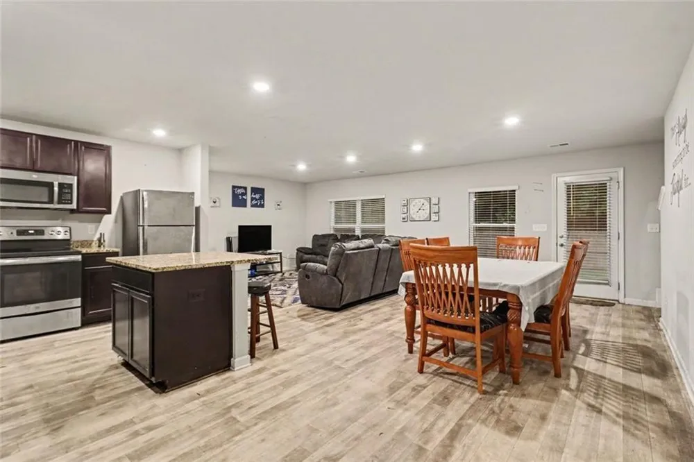 186 Brasch Park Drive Grantville, GA 30220