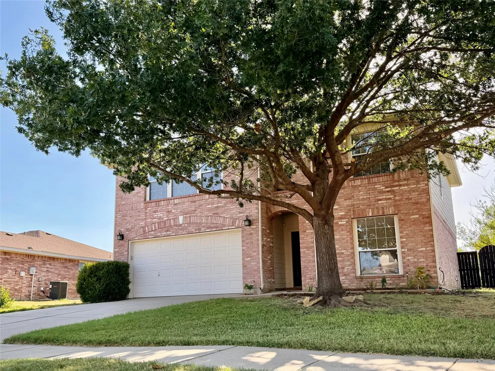 1313 Dakota Trail Krum, TX 76249
