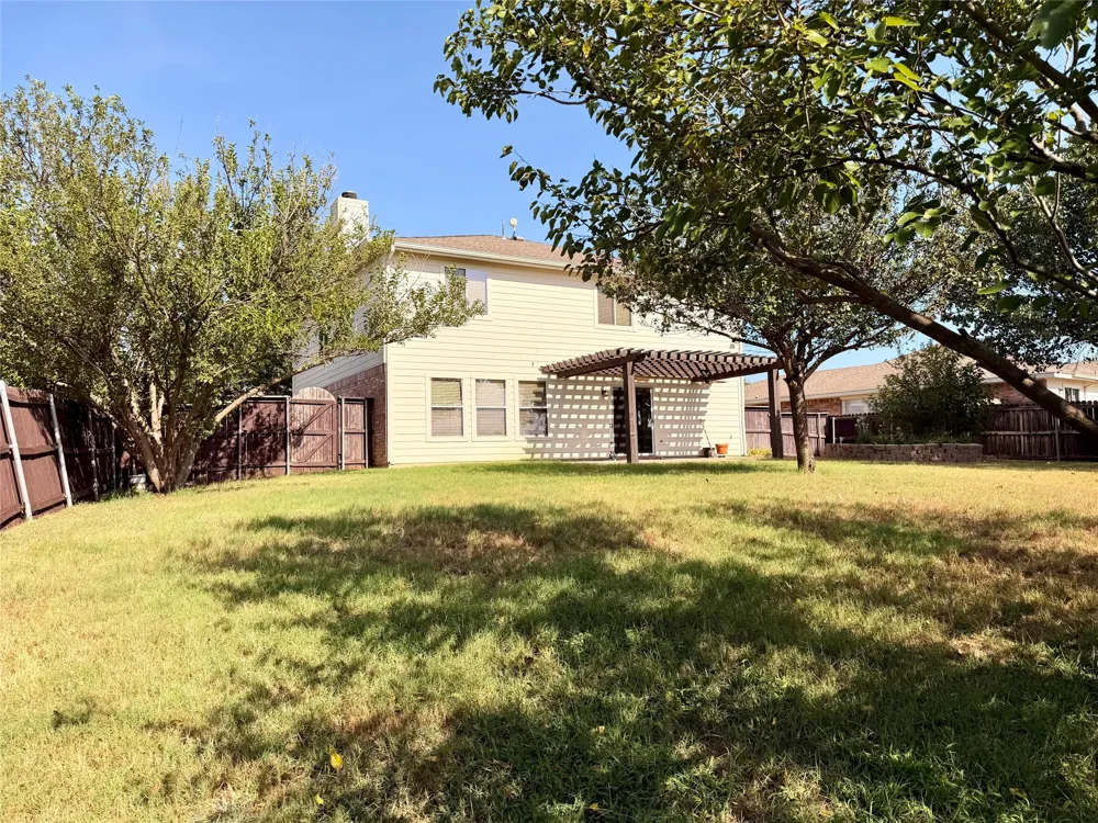 1313 Dakota Trail Krum, TX 76249