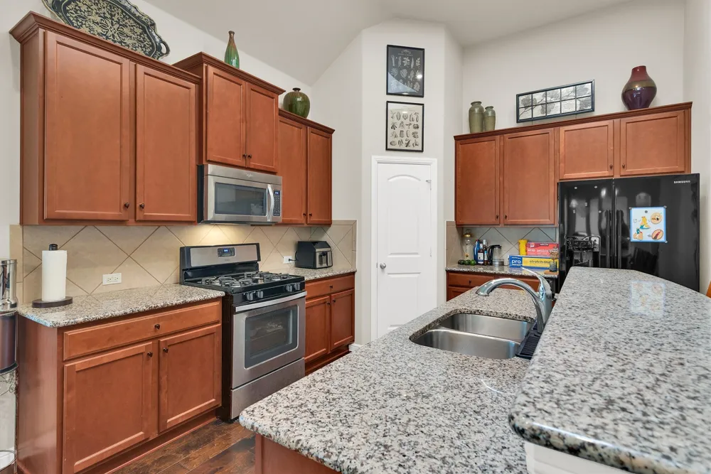4005 Hawthorne Drive Sachse, TX 75048