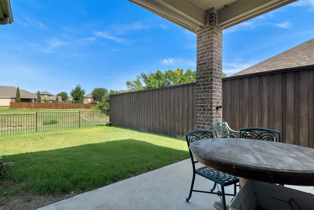 4005 Hawthorne Drive Sachse, TX 75048