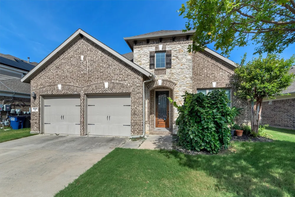 4005 Hawthorne Drive Sachse, TX 75048