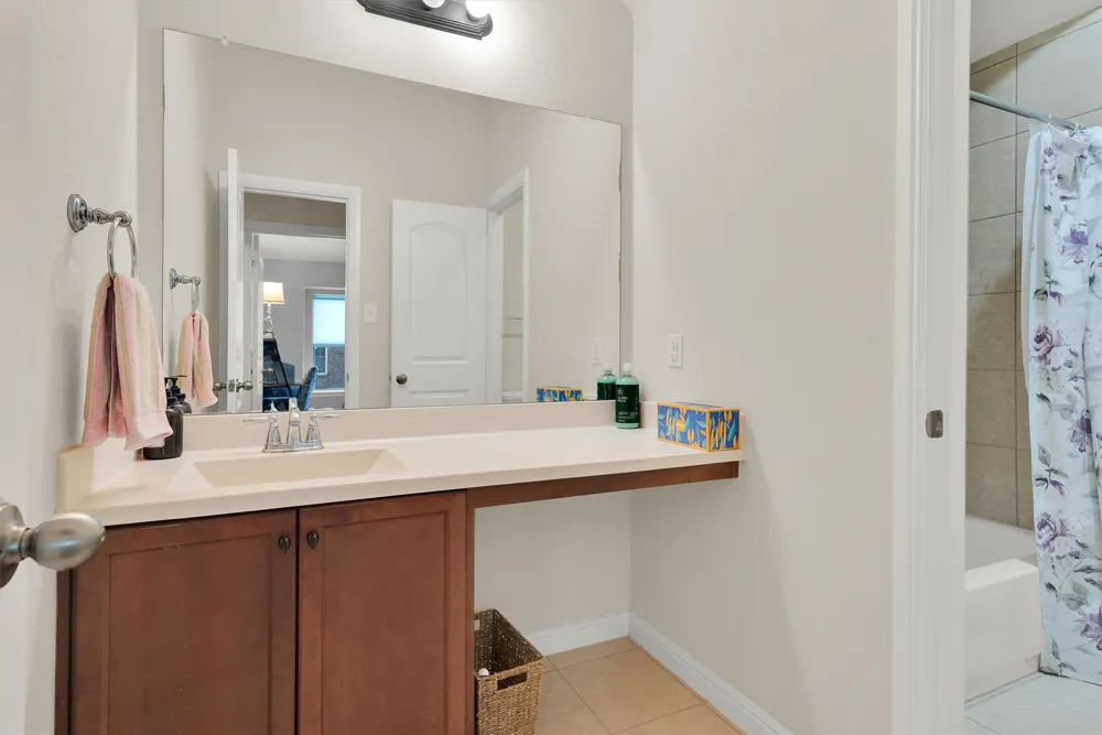4005 Hawthorne Drive Sachse, TX 75048