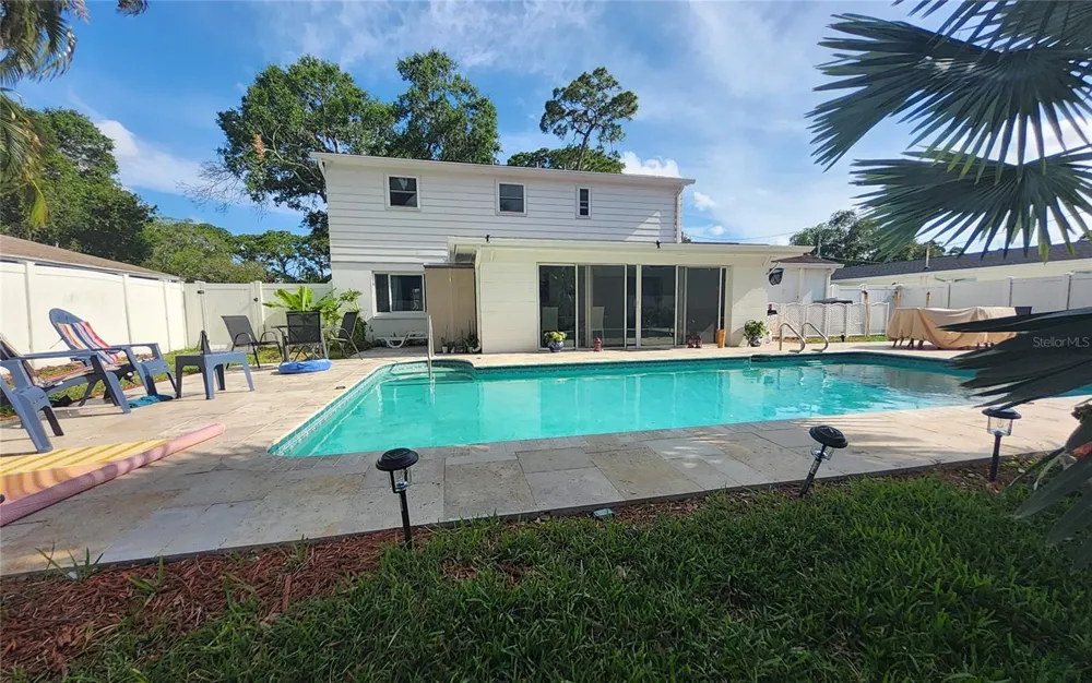 1279 86TH AVENUE St Petersburg, FL 33702