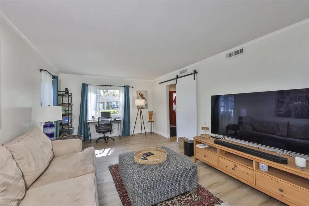 1279 86TH AVENUE St Petersburg, FL 33702