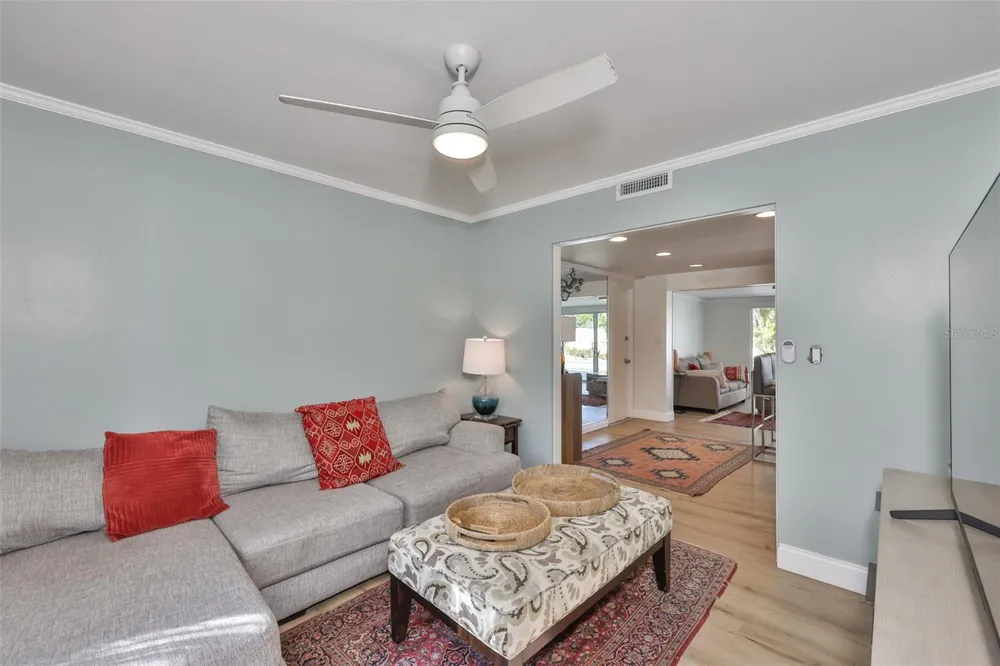 1279 86TH AVENUE St Petersburg, FL 33702