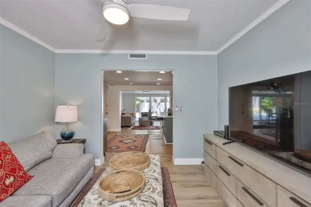 1279 86TH AVENUE St Petersburg, FL 33702