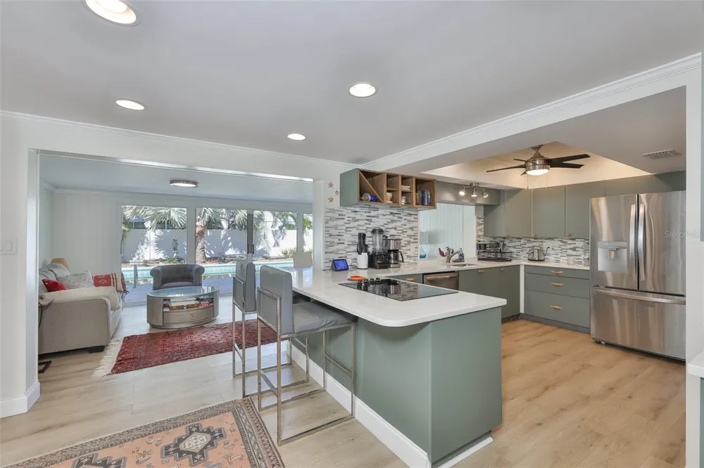 1279 86TH AVENUE St Petersburg, FL 33702