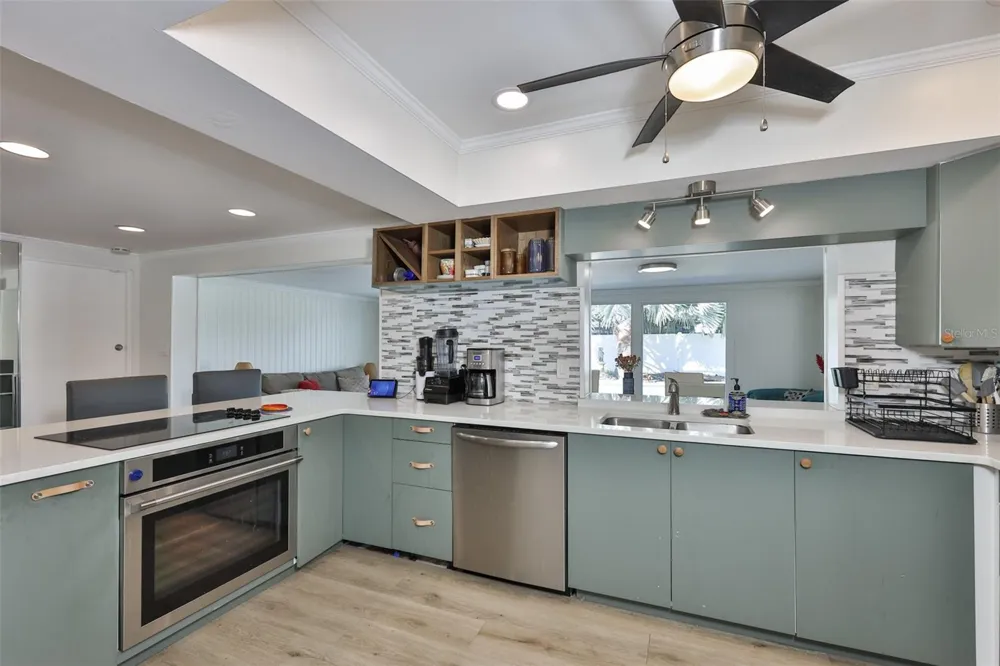 1279 86TH AVENUE St Petersburg, FL 33702