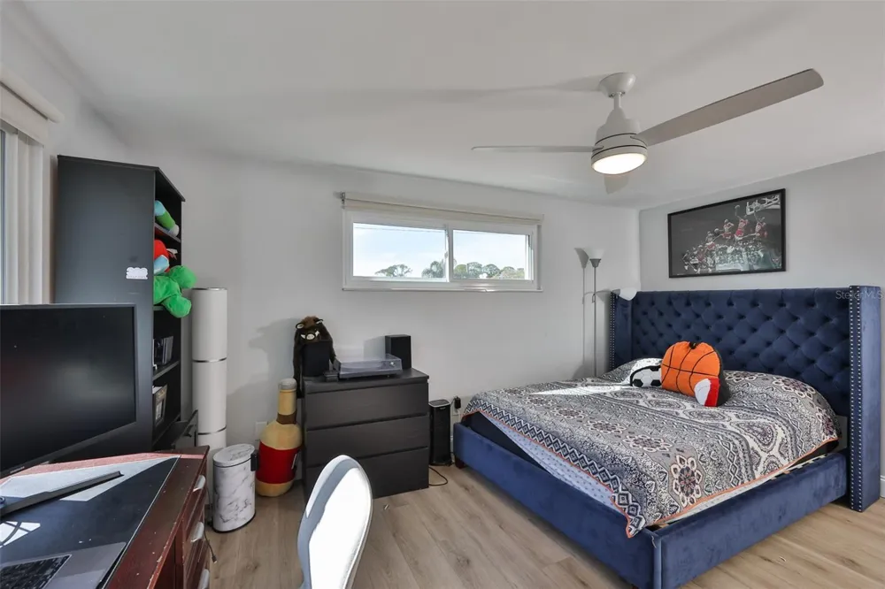 1279 86TH AVENUE St Petersburg, FL 33702