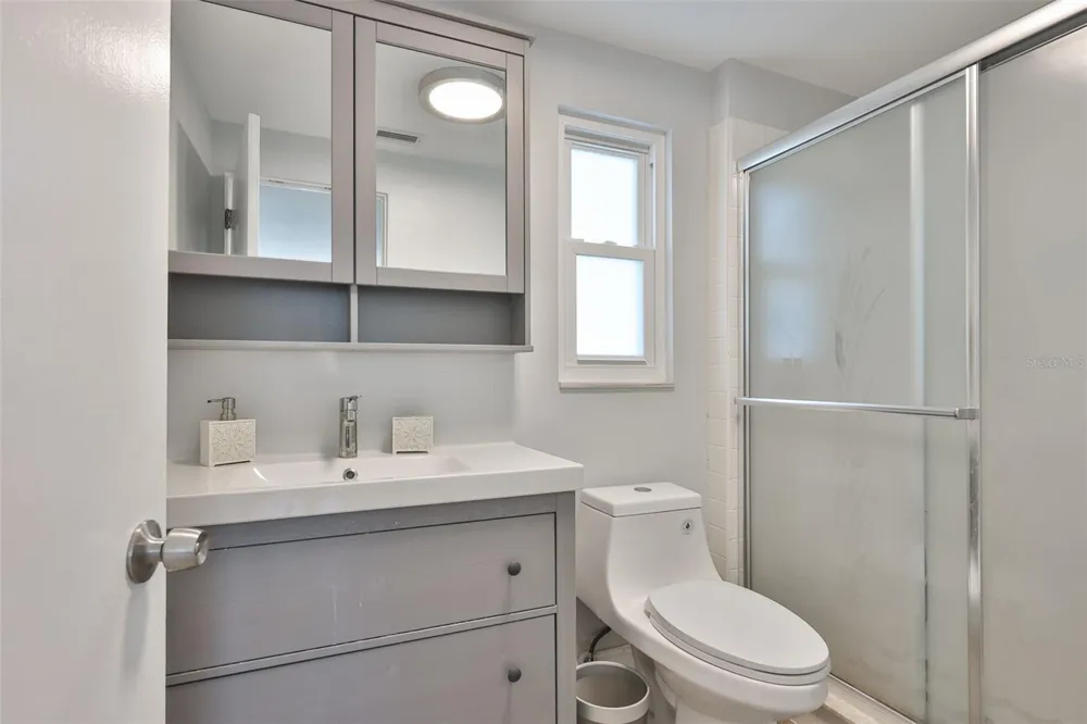 1279 86TH AVENUE St Petersburg, FL 33702
