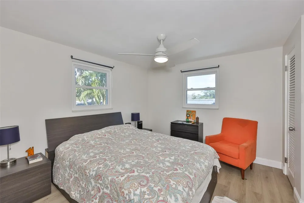 1279 86TH AVENUE St Petersburg, FL 33702