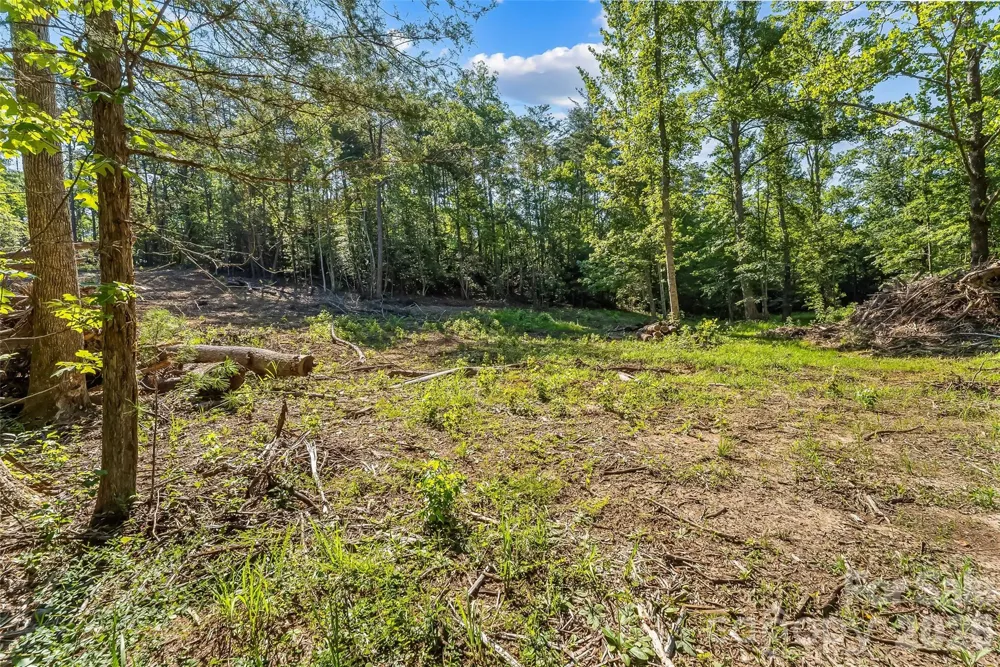 2815 Playmore Beach Road Morganton, NC 28655