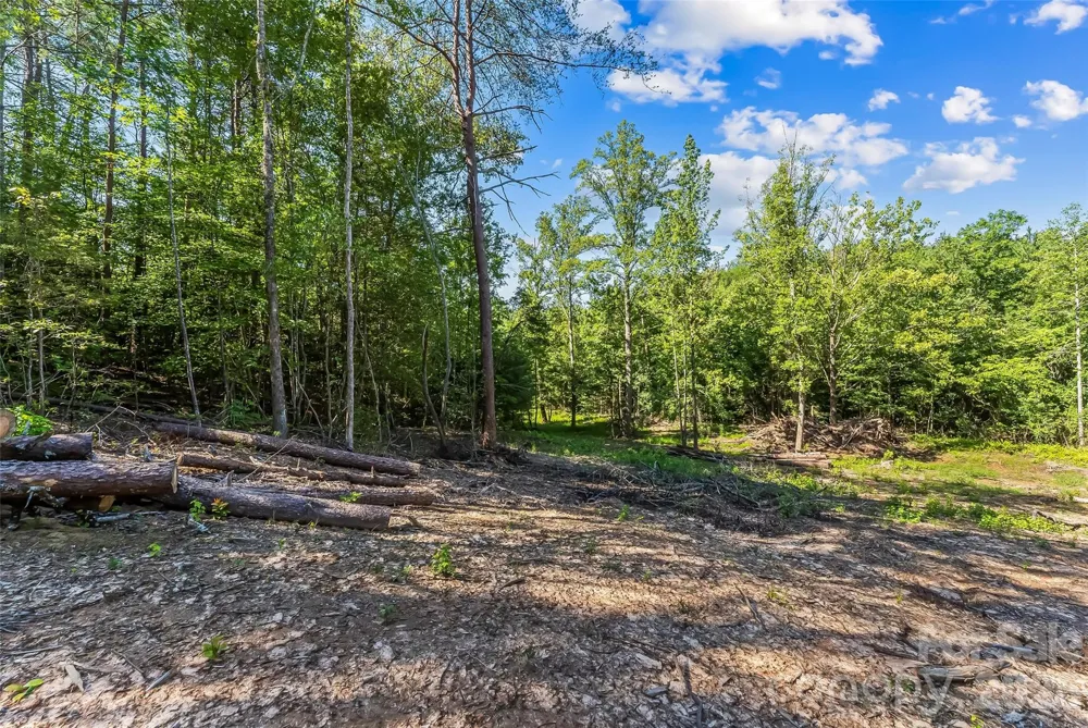 2815 Playmore Beach Road Morganton, NC 28655