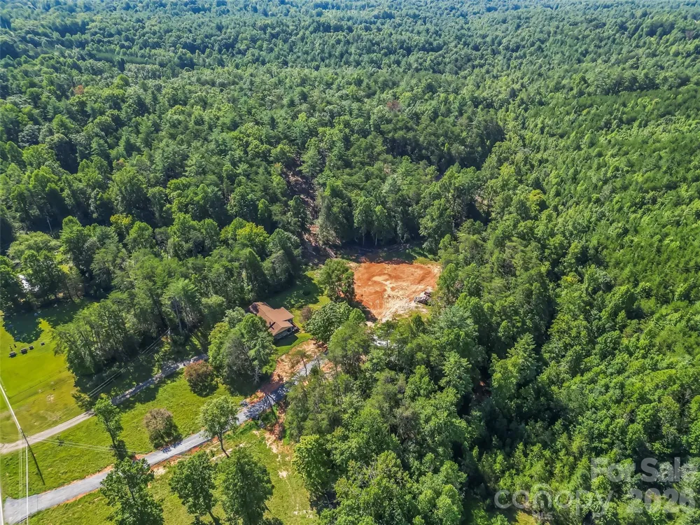 2815 Playmore Beach Road Morganton, NC 28655