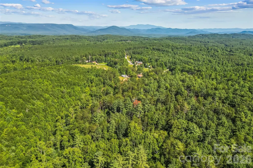 2815 Playmore Beach Road Morganton, NC 28655