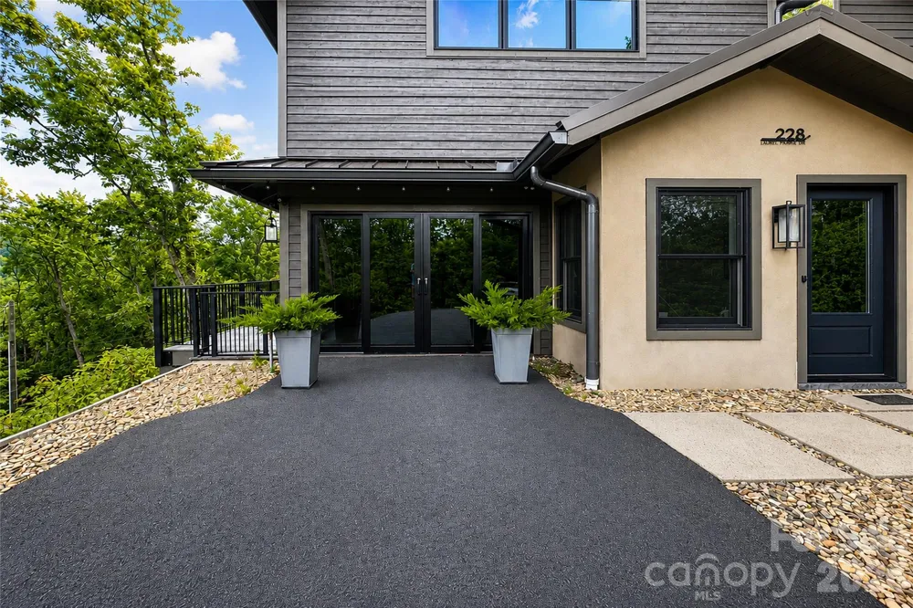 228 Allen Mountain Drive Black Mountain, NC 28711