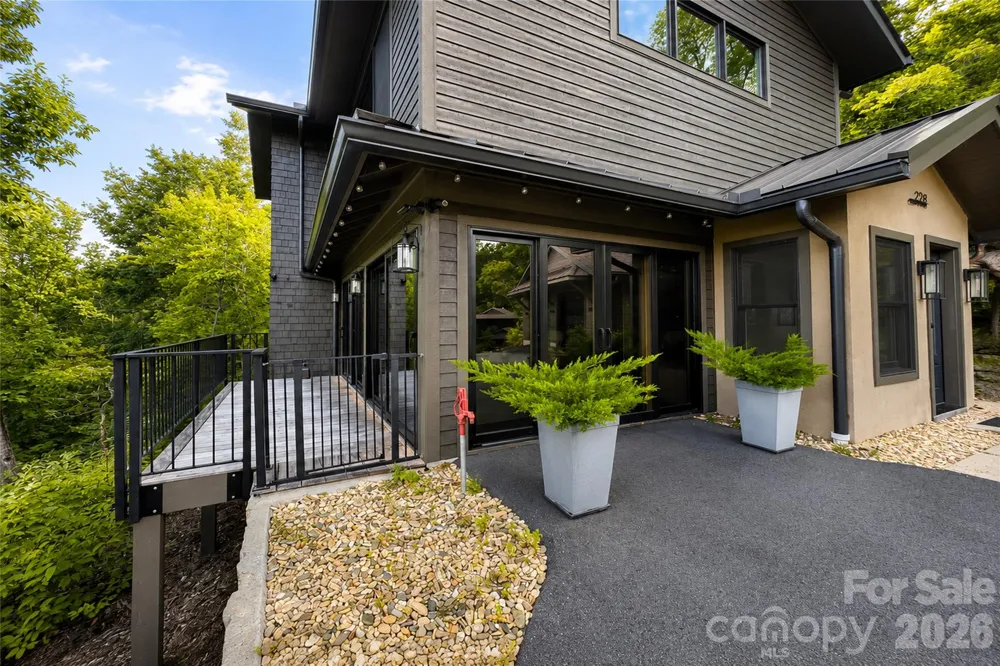 228 Allen Mountain Drive Black Mountain, NC 28711