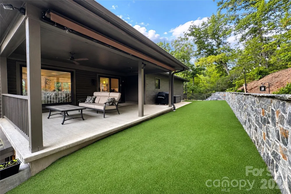 228 Allen Mountain Drive Black Mountain, NC 28711