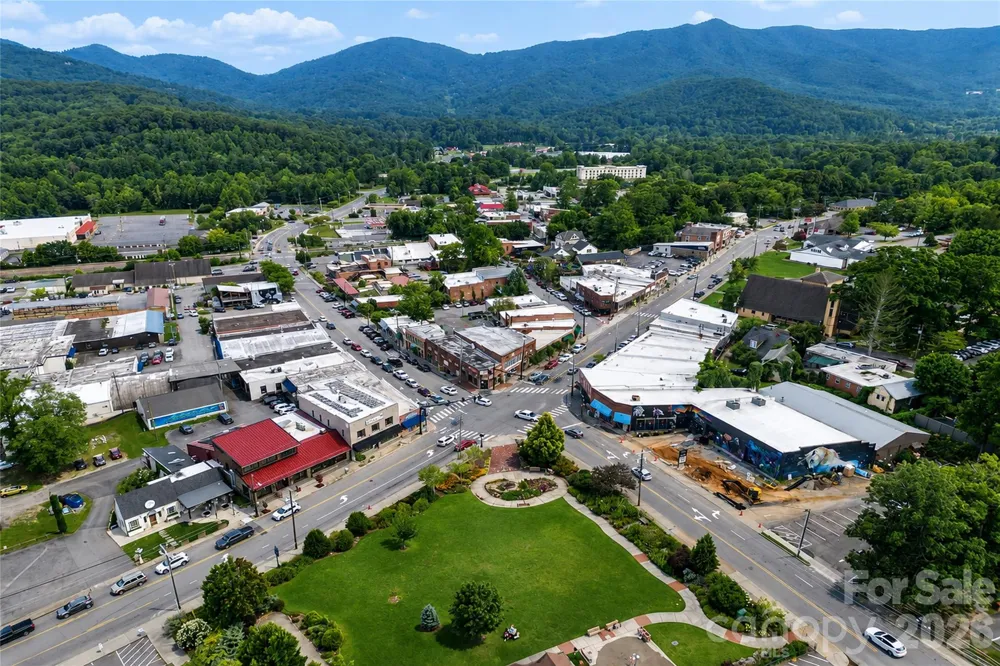 228 Allen Mountain Drive Black Mountain, NC 28711