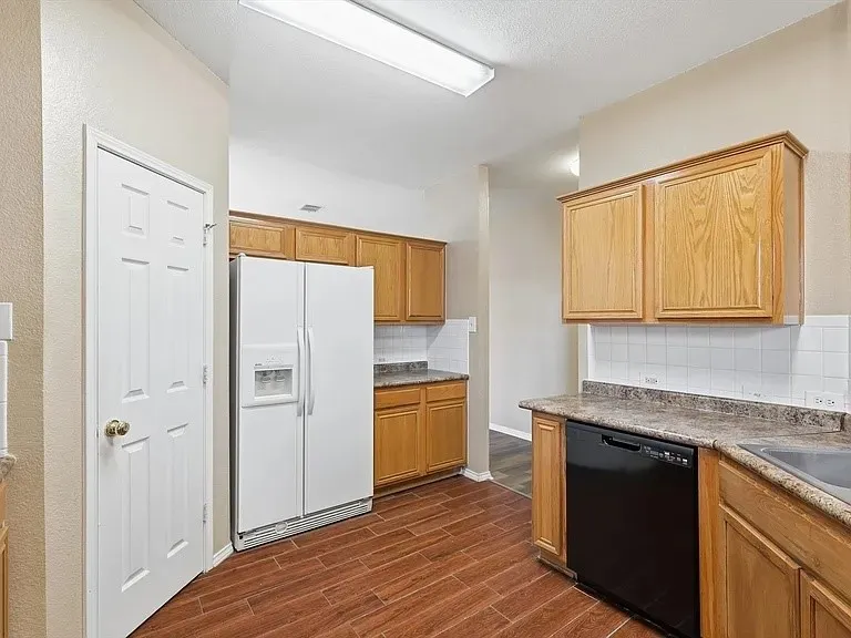 1048 Harriman Drive Saginaw, TX 76131