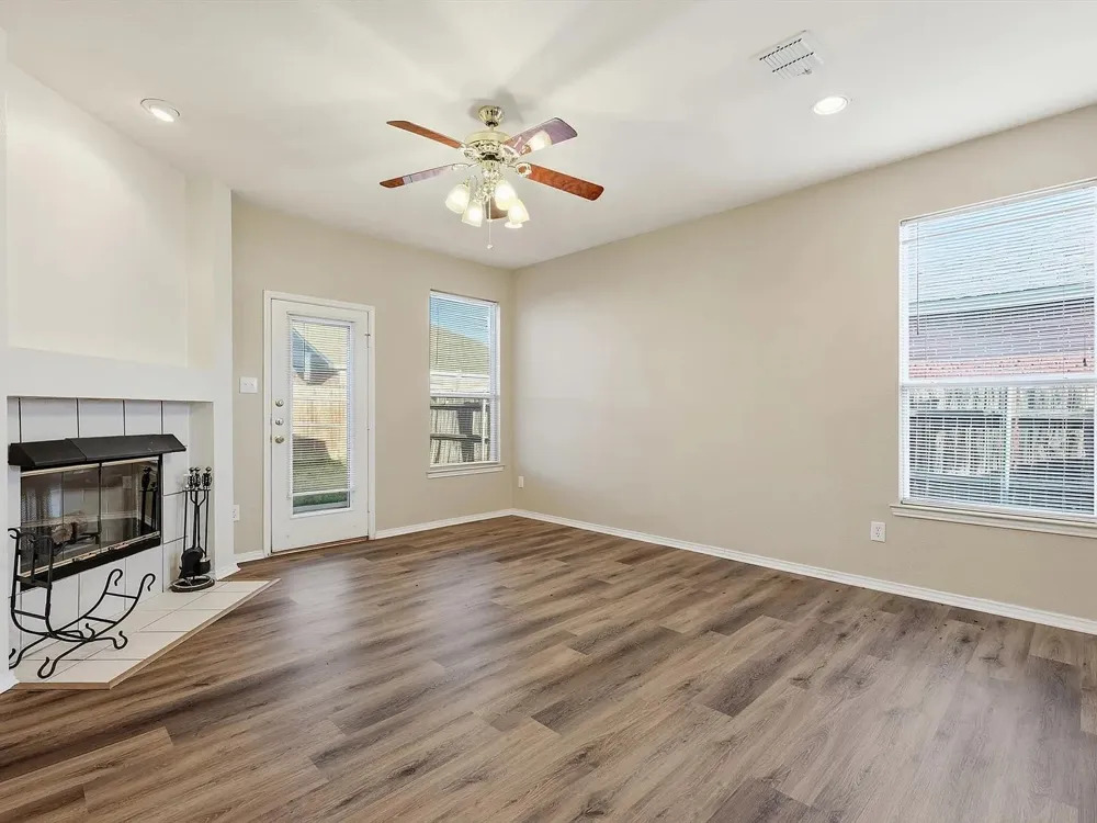 1048 Harriman Drive Saginaw, TX 76131