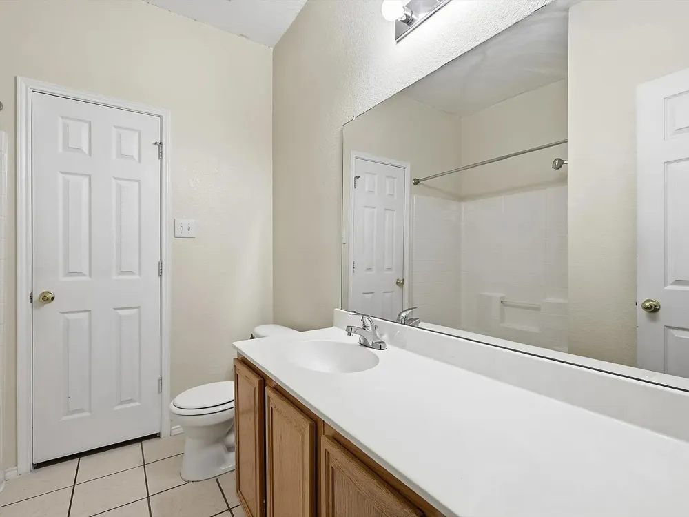 1048 Harriman Drive Saginaw, TX 76131