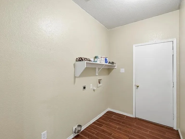 1048 Harriman Drive Saginaw, TX 76131