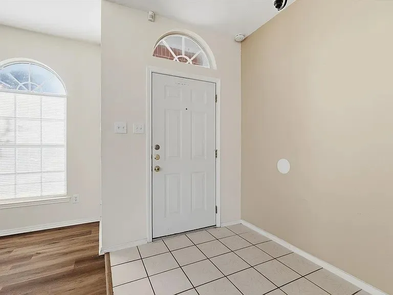 1048 Harriman Drive Saginaw, TX 76131