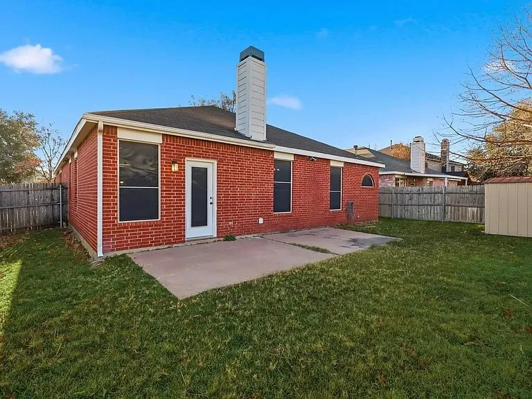 1048 Harriman Drive Saginaw, TX 76131