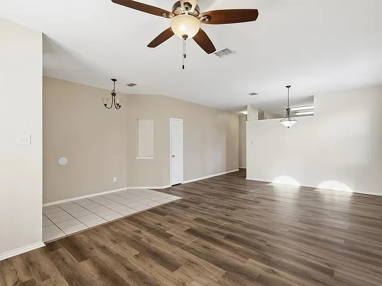 1048 Harriman Drive Saginaw, TX 76131