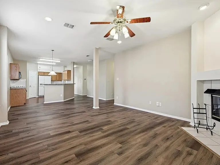1048 Harriman Drive Saginaw, TX 76131