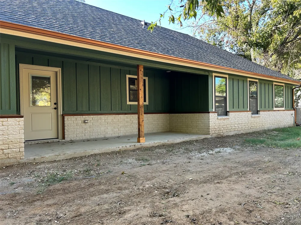 405 S 6th Street Grandview, TX 76050