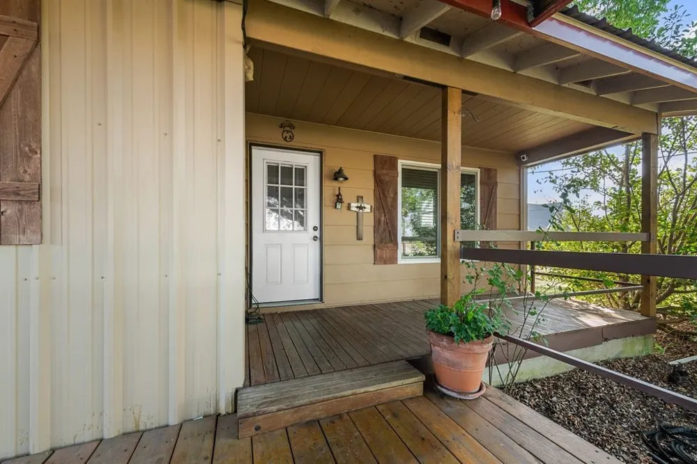 220 Crump Circle Red Oak, TX 75154