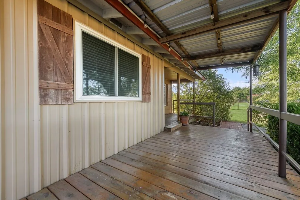 220 Crump Circle Red Oak, TX 75154
