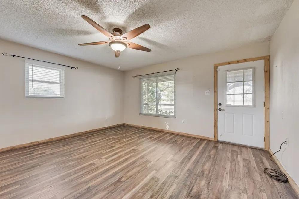 220 Crump Circle Red Oak, TX 75154