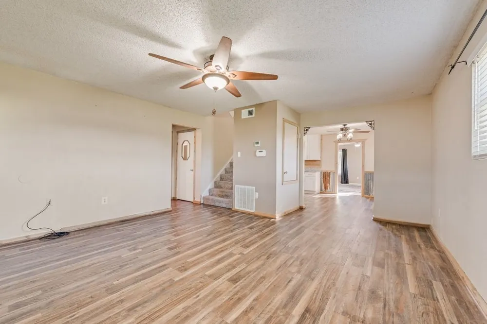 220 Crump Circle Red Oak, TX 75154