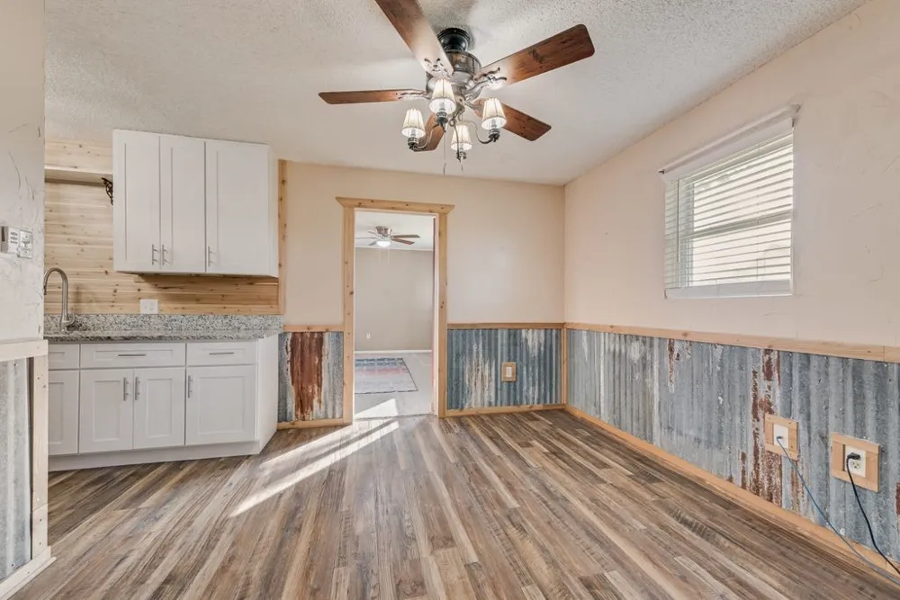 220 Crump Circle Red Oak, TX 75154