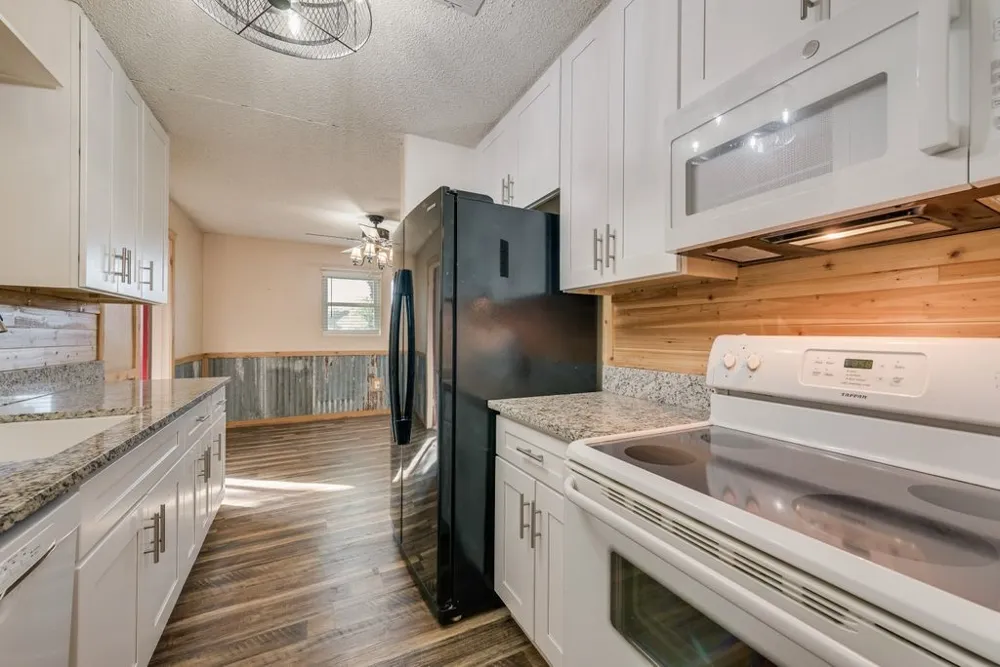 220 Crump Circle Red Oak, TX 75154