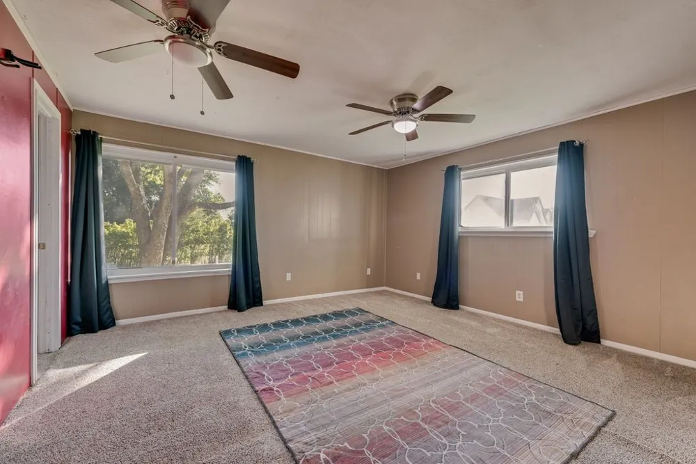 220 Crump Circle Red Oak, TX 75154