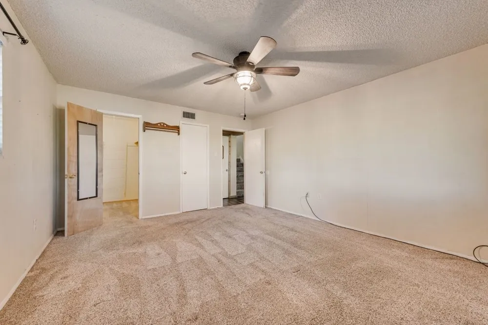 220 Crump Circle Red Oak, TX 75154