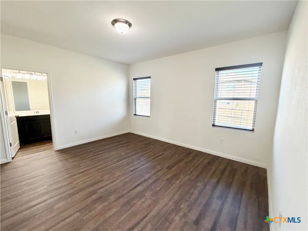 360 Bell Rings Drive Jarrell, TX 76537