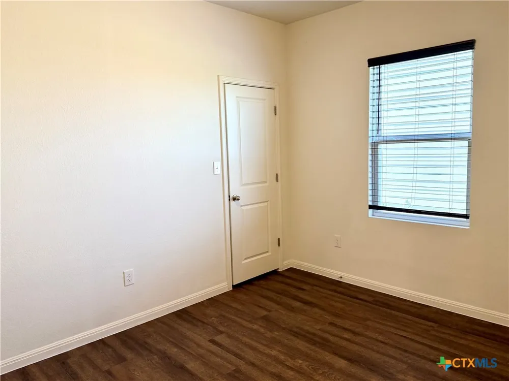 360 Bell Rings Drive Jarrell, TX 76537