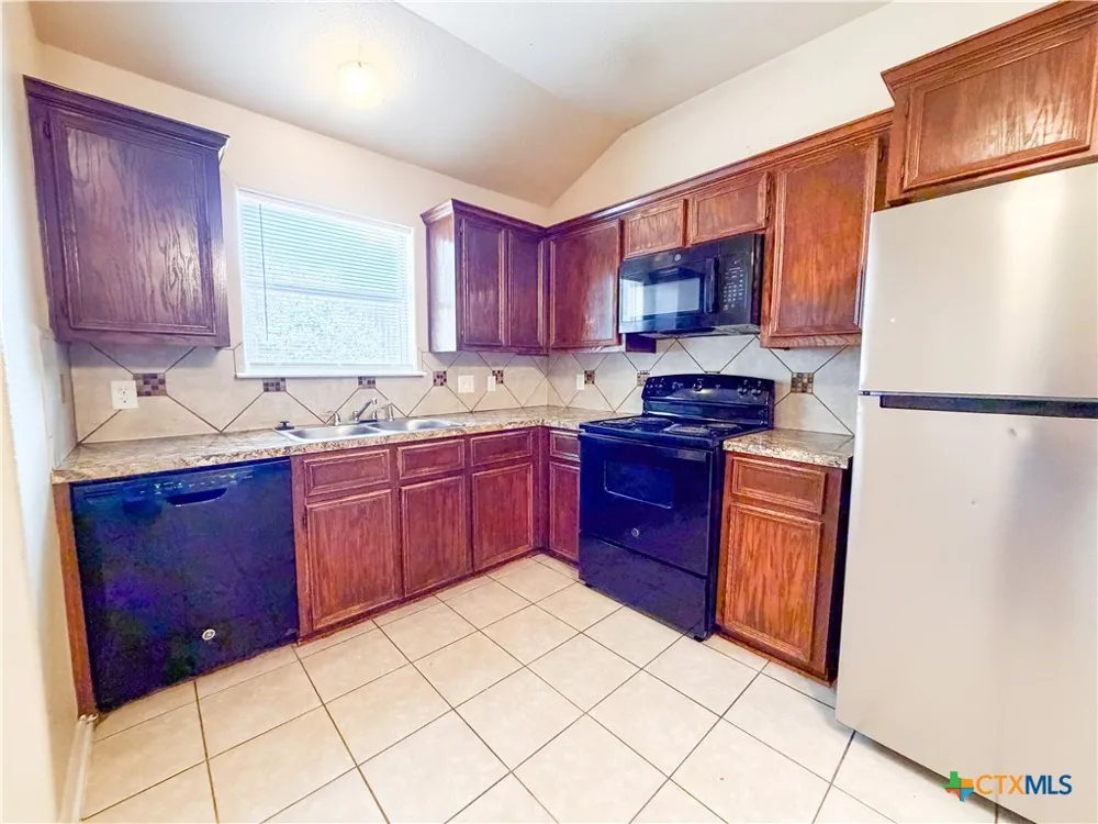 3011 Baldwin Loop Killeen, TX 76549