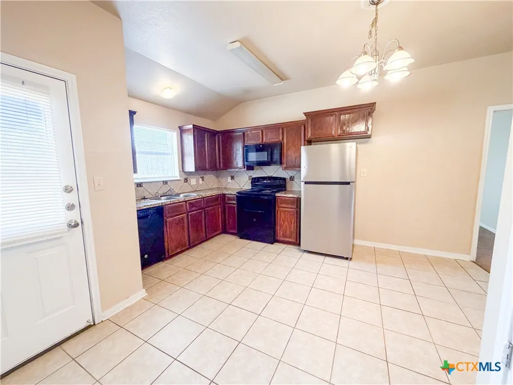 3011 Baldwin Loop Killeen, TX 76549