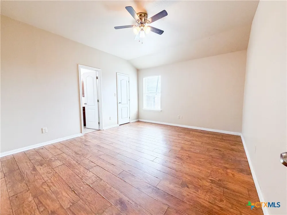 3011 Baldwin Loop Killeen, TX 76549