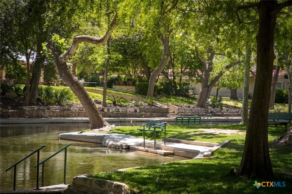 695 W Klingemann Street New Braunfels, TX 78130