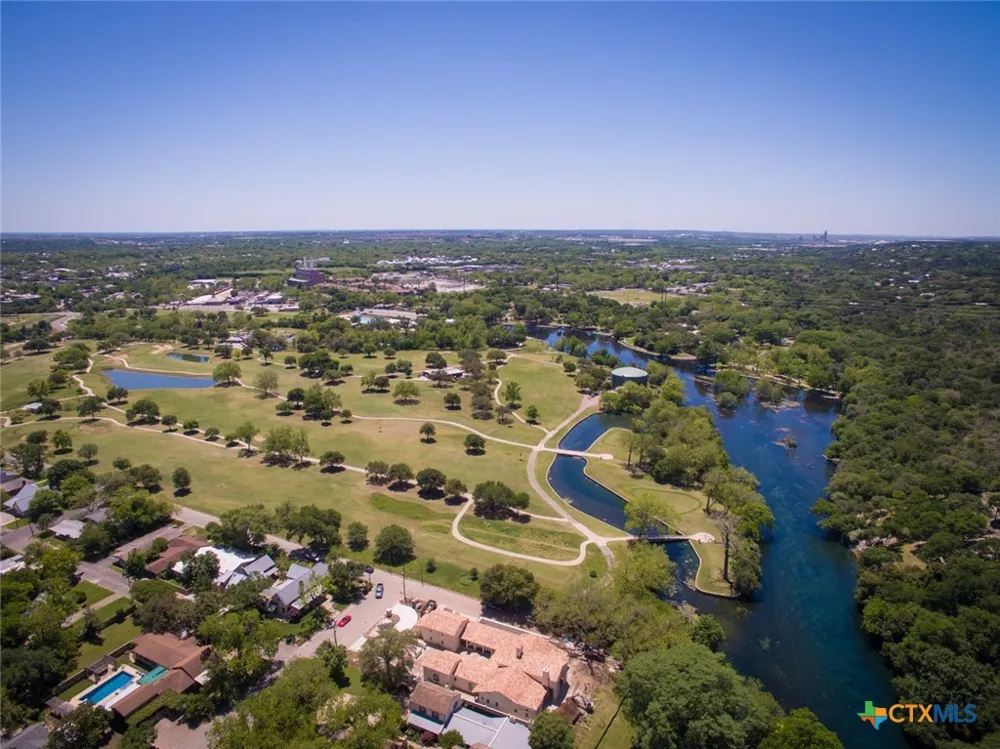 695 W Klingemann Street New Braunfels, TX 78130