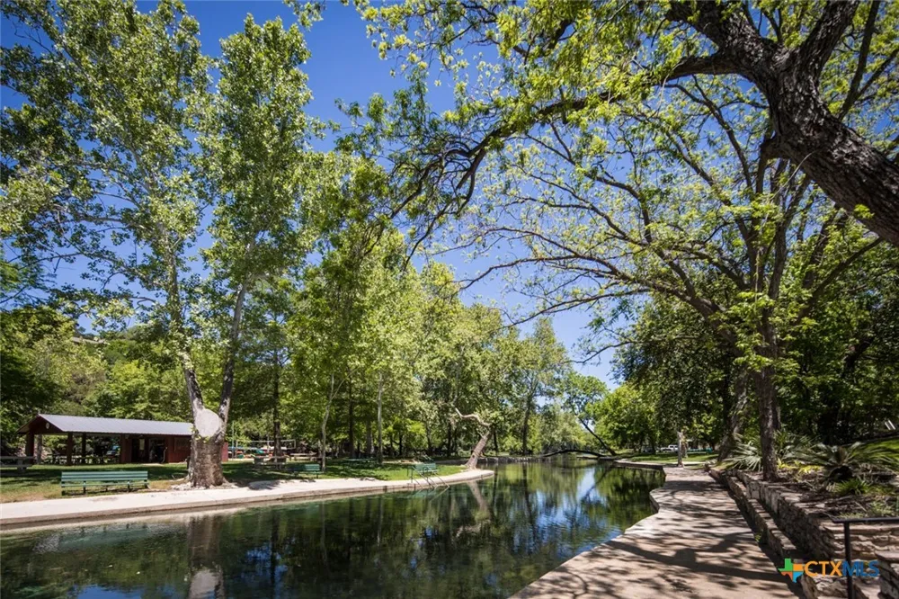 695 W Klingemann Street New Braunfels, TX 78130