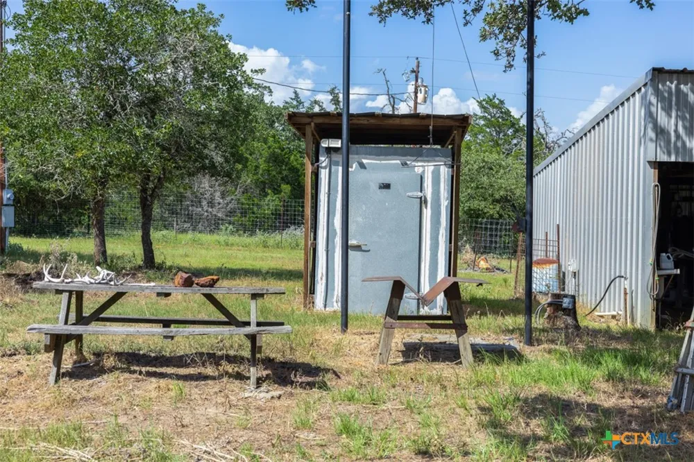 2524 Sandy Fork Road Harwood, TX 78616